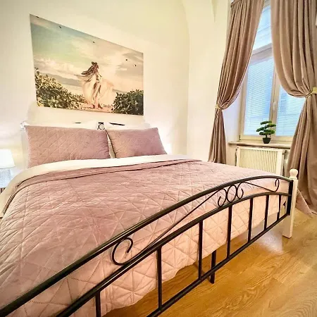 Elegant On Hlavna Апартаменты *